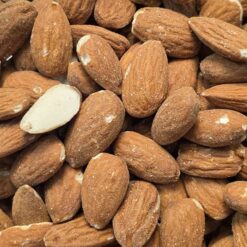 Amandes entières brûtes