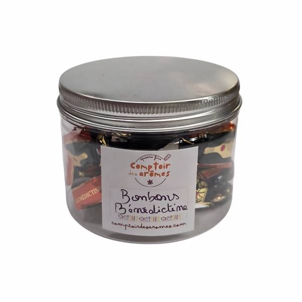 Petits bonbons à la Bénédictine présentés dans leur emballage, pour une confiserie gourmande aux notes aromatiques et originales.