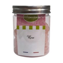 Bonbons à la rose présentés en vrac, pour une confiserie florale, douce et parfumée, idéale à offrir ou à déguster.