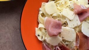 Pâtes Cipriani à la Tartufata jambon de Bayonne & truffe blanche